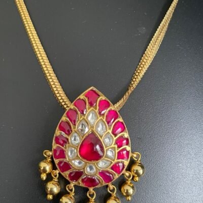 South Indian Ruby Kundan Pendant Necklace: Traditional charm with festive brilliance.